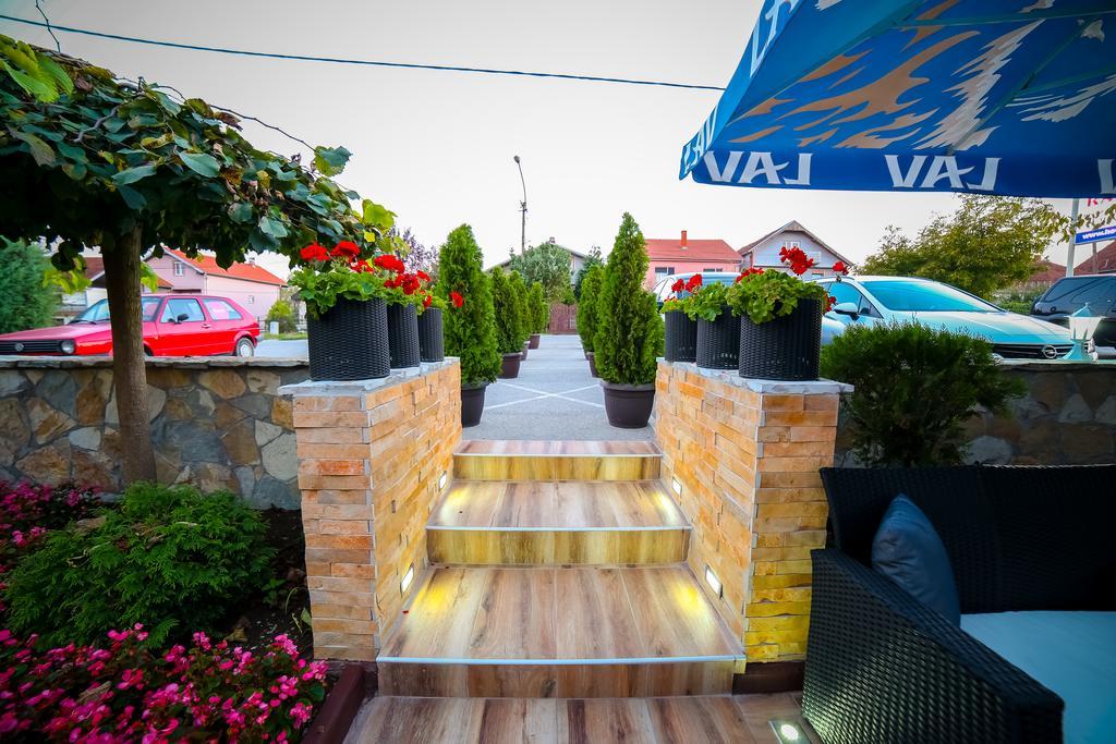 Garni Hotel Radovic Kragujevac Kültér fotó